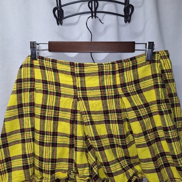 Wild fable plaid two piece plaid short set top is a medium bottoms are a large - Picture 2 of 10